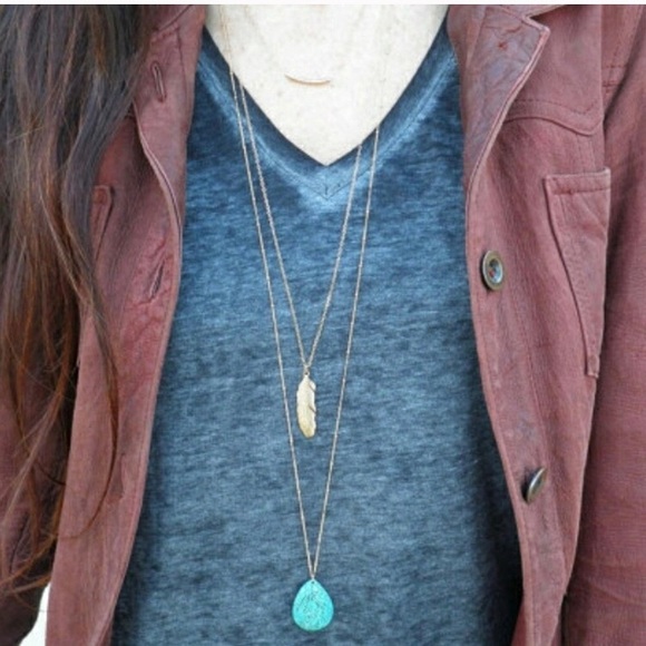 ☝️LAST☝️Gold Bar, Feather, & Blue Stone Tiered - Picture 2 of 3